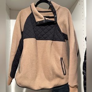 Abercrombie Asymmetrical Side Snap Fleece - camel/black size small